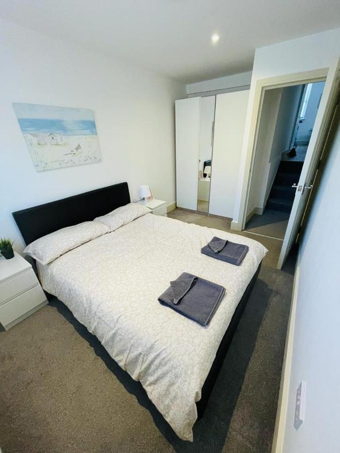 Lovely 2 Bedroom Serviced Apartment In ลอนดอน ภายนอก รูปภาพ