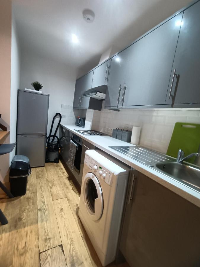 Lovely 2 Bedroom Serviced Apartment In ลอนดอน ภายนอก รูปภาพ
